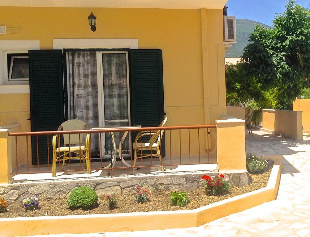Michalis Place Apartments Vasiliki  Room photo